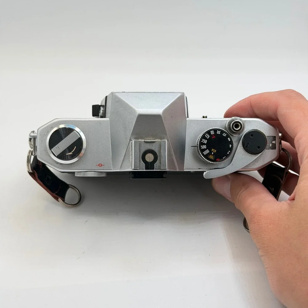 Yashica TL-Electro 35mm SLR Film Camera Body Silver Black M42 Mount 60513353